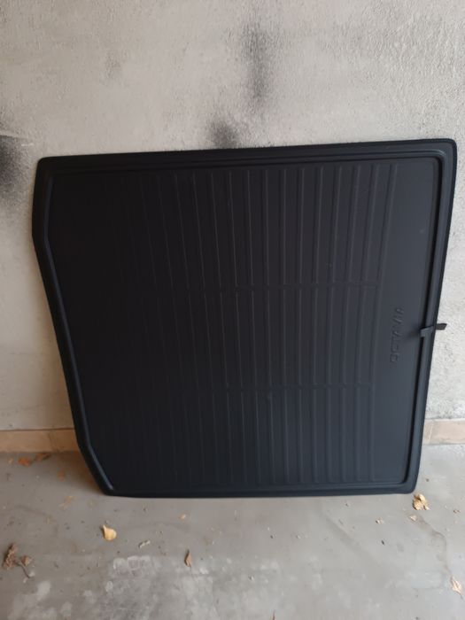 Оригинална стелка за багажник Skoda