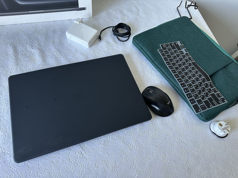 Продам Macbook Pro 16 M4 2024
