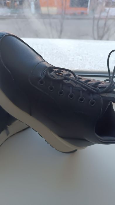 Женские зимние кроссовки