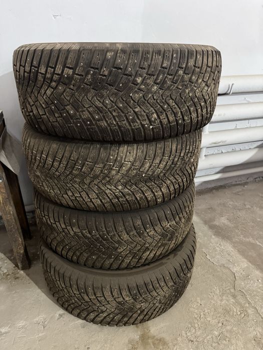Продается зимняя резина Continental 285/60/18