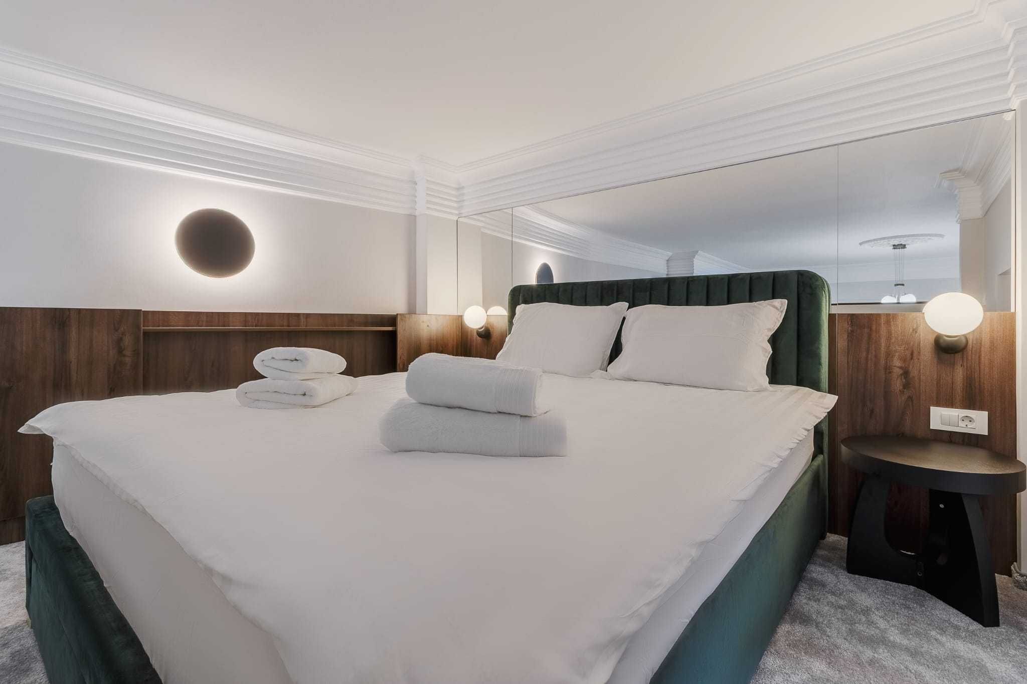 Apartament de inchiriat ultracentral - Palatul Apollo- complet renovat