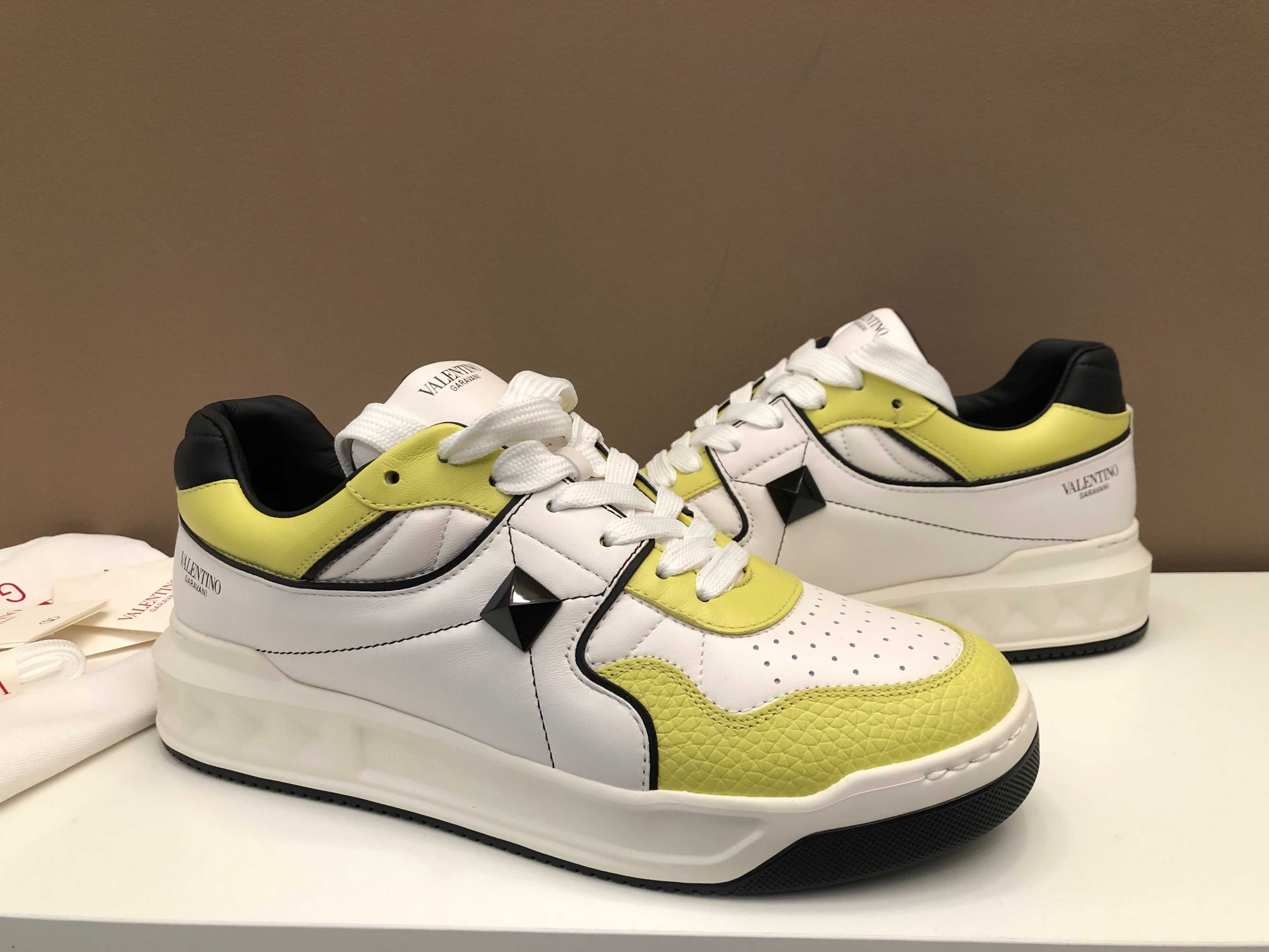 Valentino sneakers 45 originali, full box, retail 690 euro