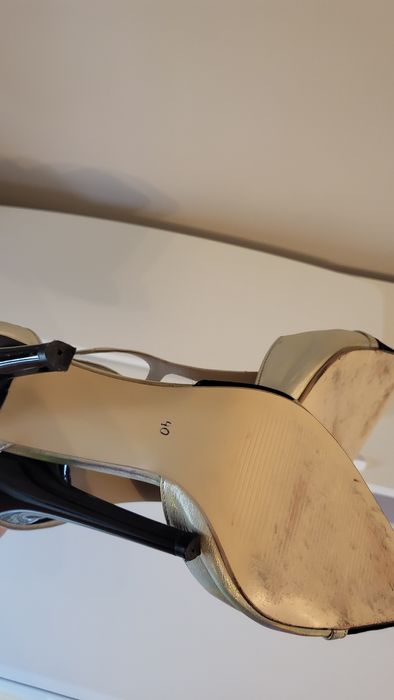 Pantofi piele naturala, mărimea 40, cu toc 9 cm, negru cu auriu, femei