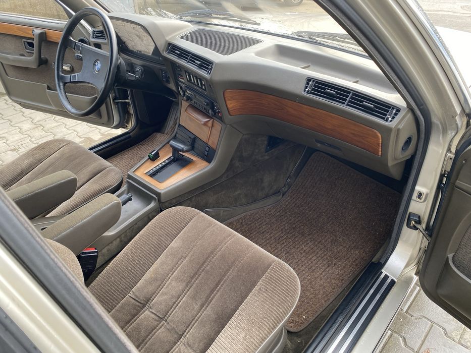 Bmw 735i/ retromobil/istoric/ 1985/ automat