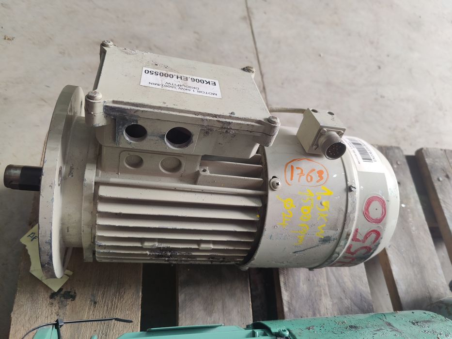 Motor electric trifazat cu flansa și frana, 1.5kW, 1500rpm