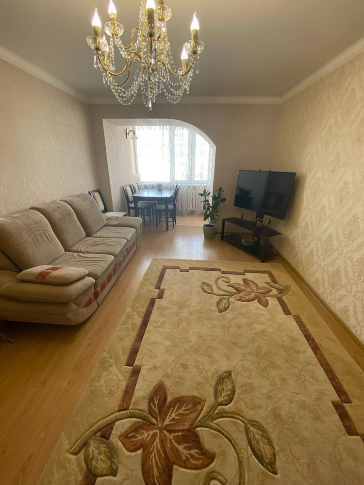 2 к.кв в 11 мкр.