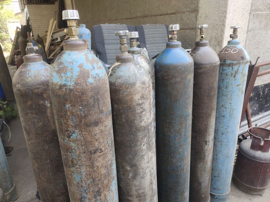 Продам Кислородный балоны 10 штук