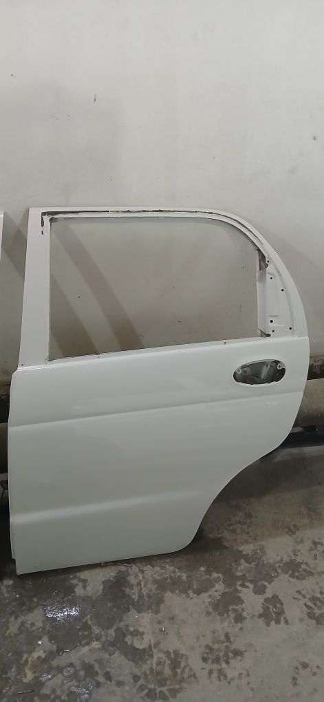 Matiz  radnoy chap tomon eshiklar