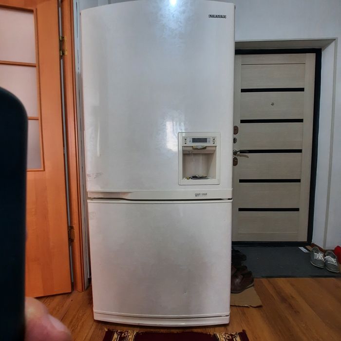 Холодильник Samsung