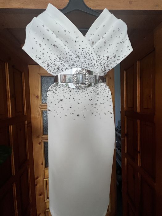 Rochie alba cu margele argintii marime M