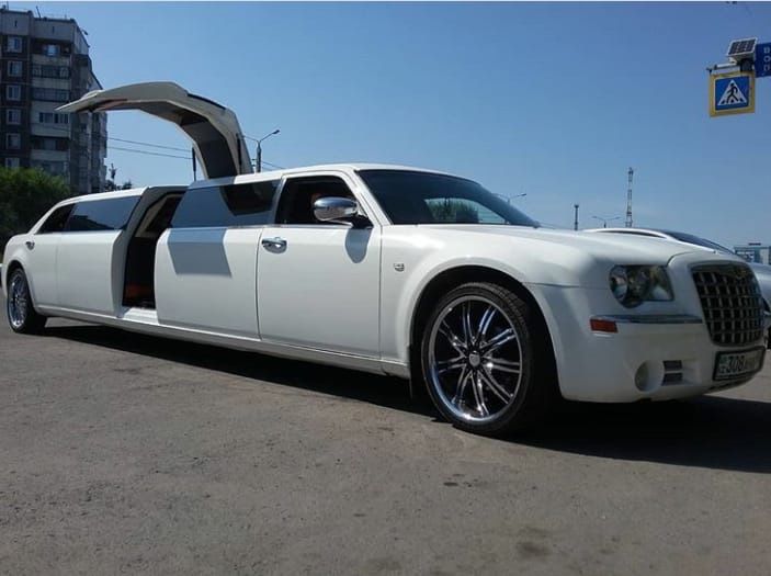 Лимузин,авто прокат,аренда