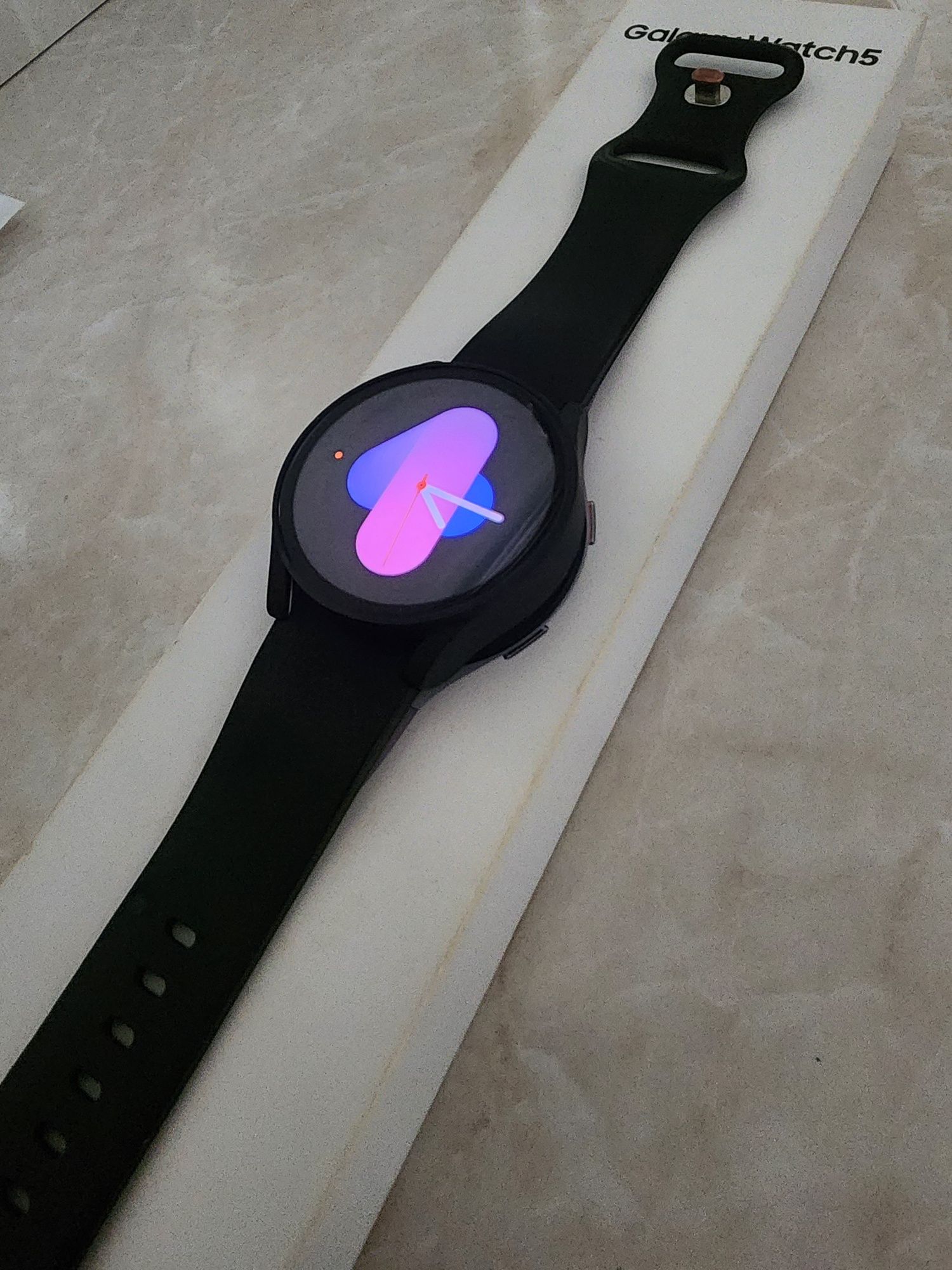 Srochna sotiladi. Samsung Galaxy watch 5 40mm.