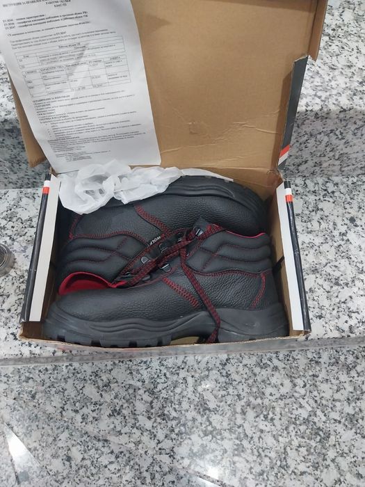 Работни обувки 42 номер