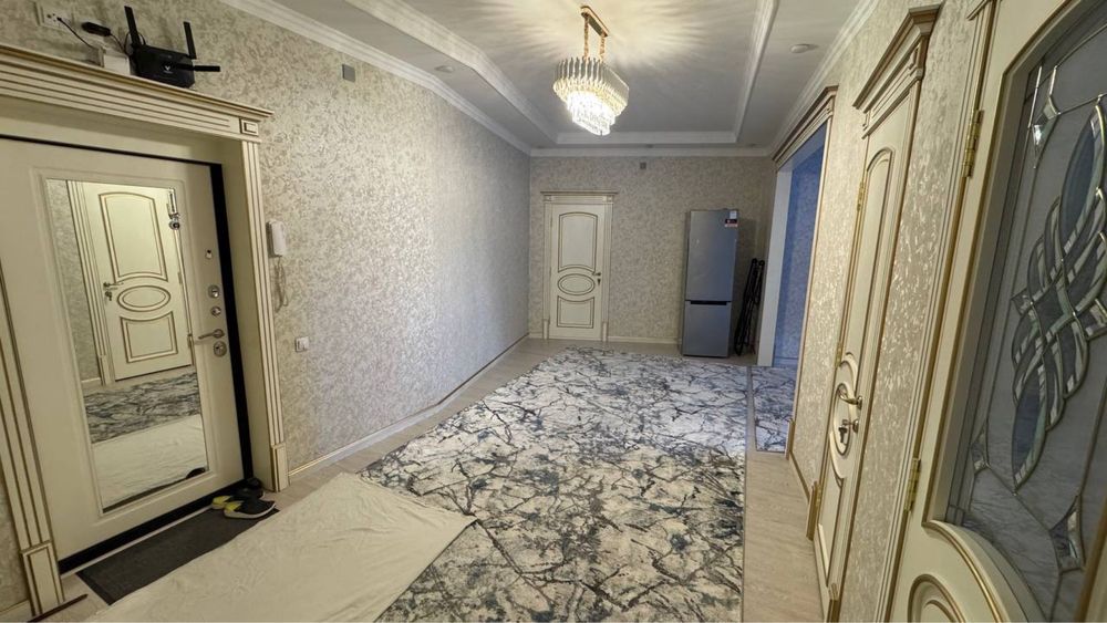Продается квартира центр Нукус ул, 122 кв.м