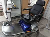 Carucior scuter electric pentru persoane cu dezabilitati
