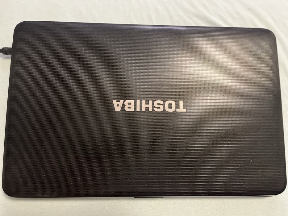 Лаптоп Toshiba Satellite C850-140