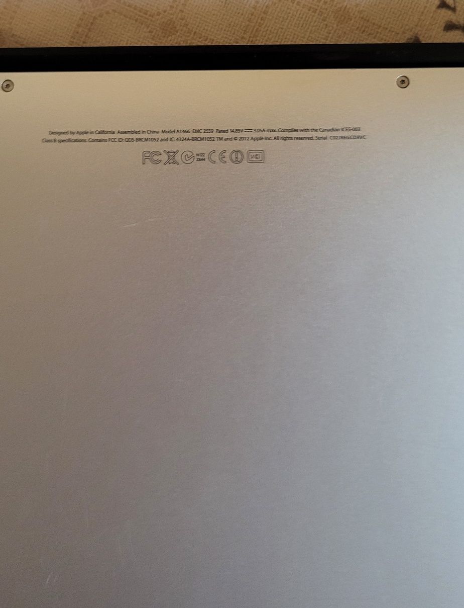 Vând Macbook air 2017