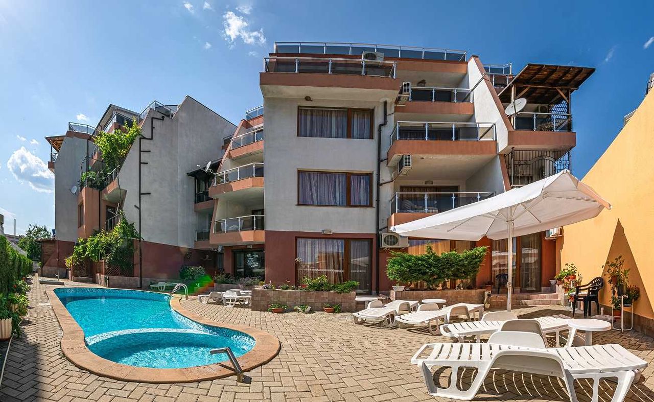 Дава се под наем Тристаен апартамент в Свети Влас - 80 кв.м за 2499 € - Снимка #3