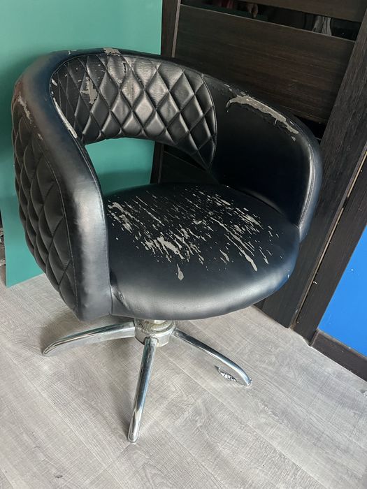 Кресло парикмахерское продам