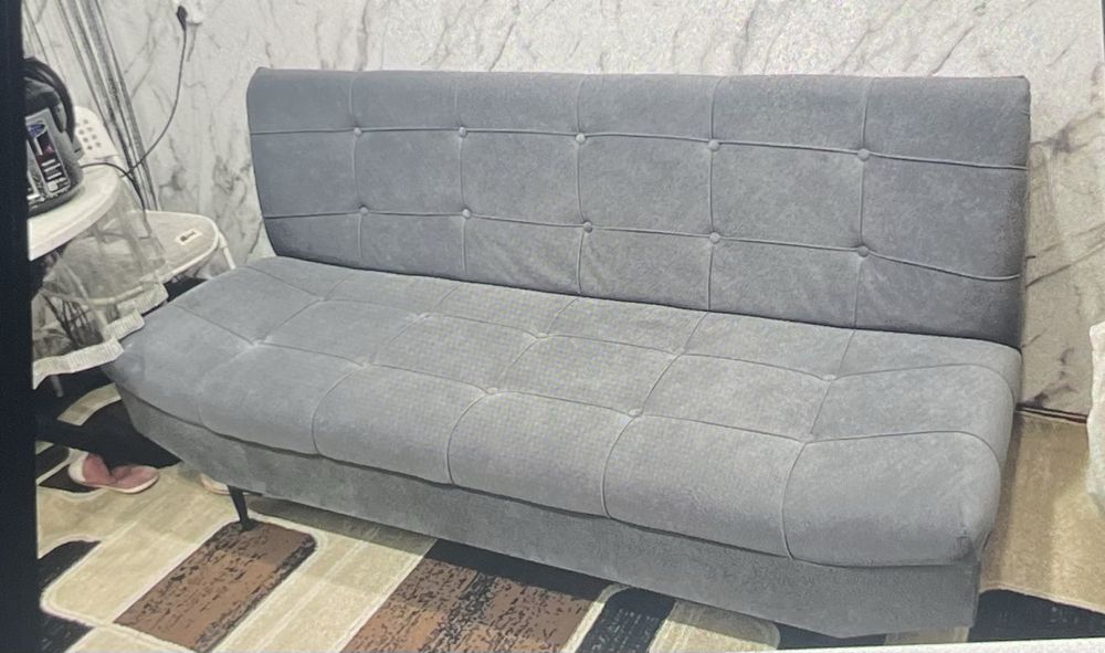 Диван.В отличном состоянии.Покупали за 90000,пользовались мало.