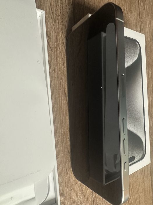 Iphone 15 pro като нов без нито една драскотина