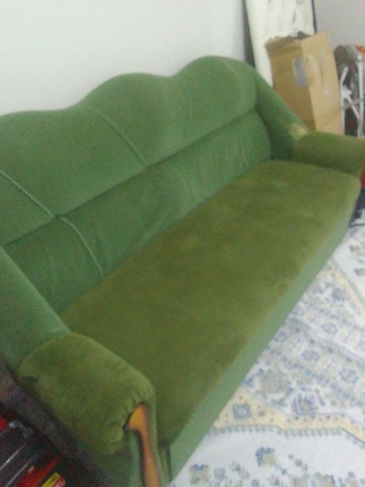 Отдам даром диван и два кресла