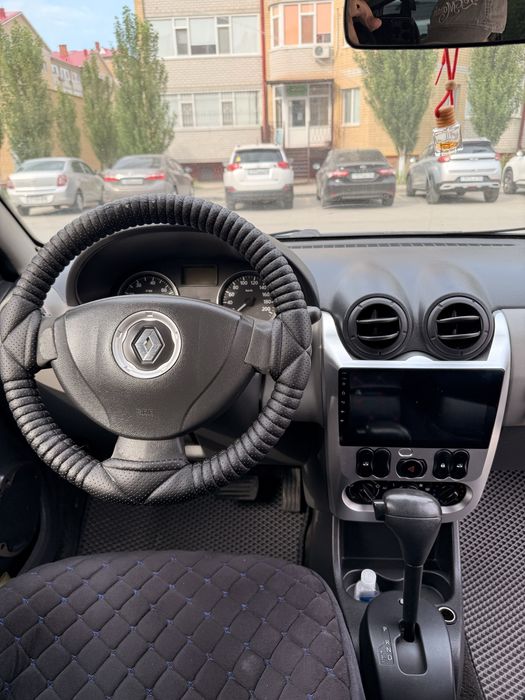 Рено Сандеро 2013