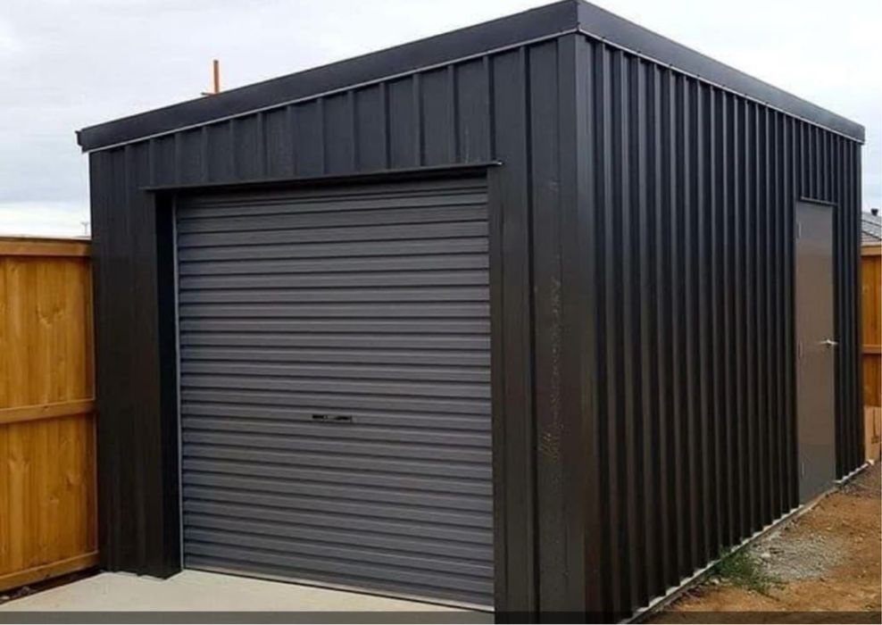 Carpoturi si garaje auto la comanda din panouri sandwich