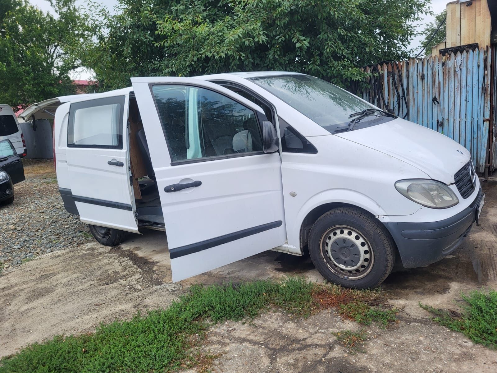 Ușa Mercedes vito w639 2006 capota aripa dezmembrez