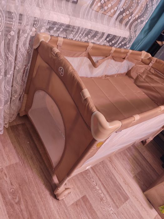 Продается кровать манеж