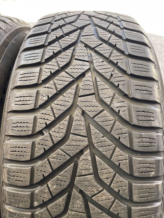 2 бр Зимни Гуми 215/55/17 YOKOHAMA W Drive