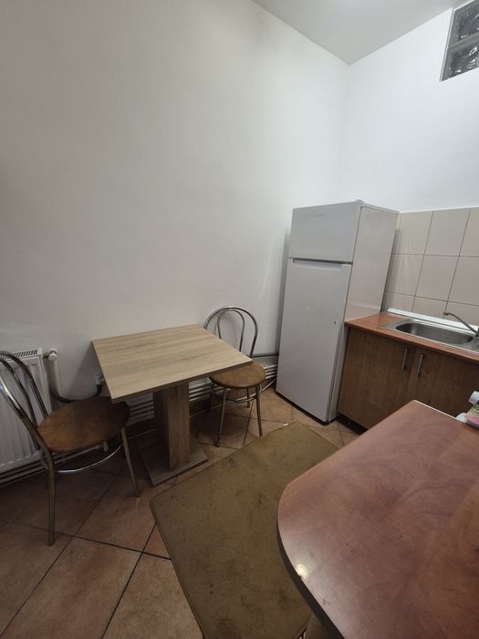 Închiriez garsoniera central