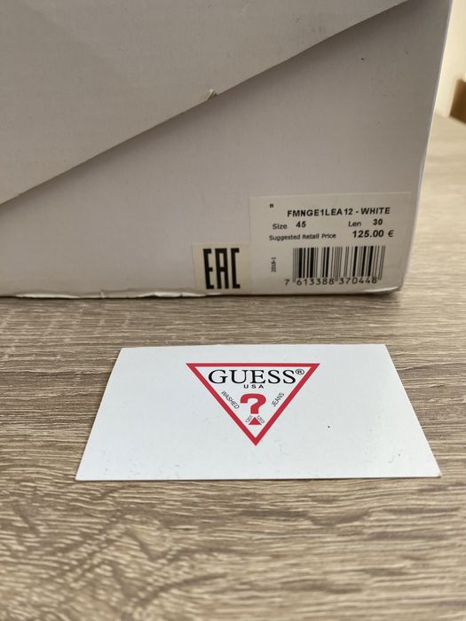 Бели кожени обувки Guess