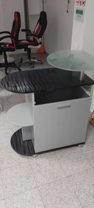 Продавам много запазен шкаф