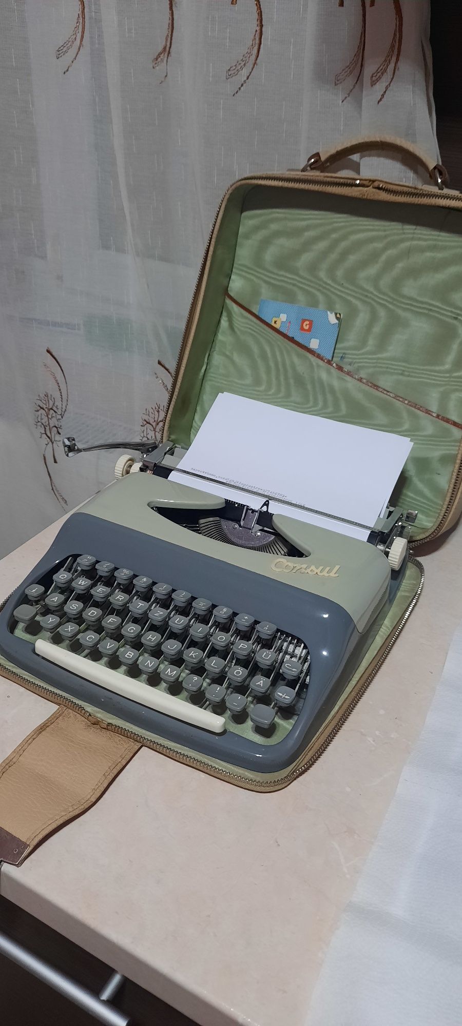 Mașină de scris Consul impecabilă