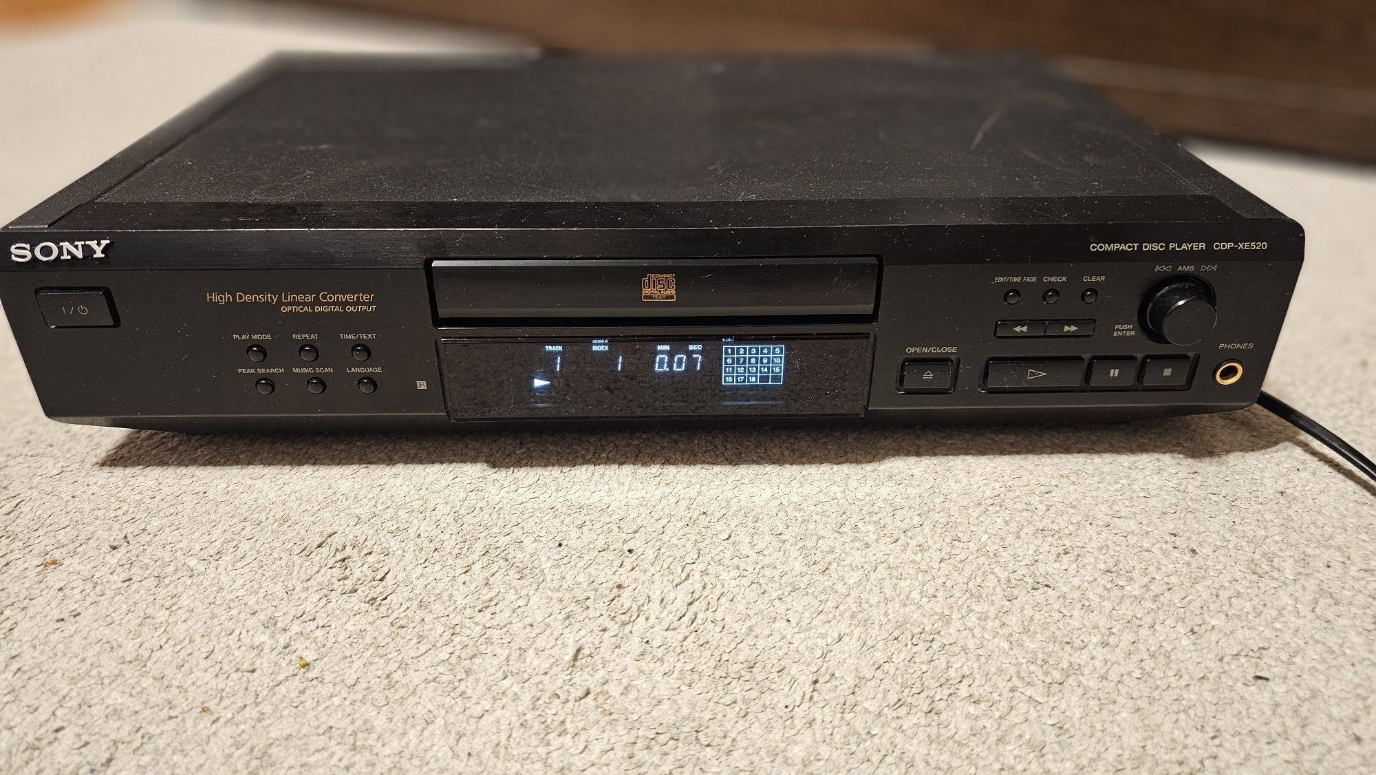 CD Player Sony CDP XE-520 perfect functional dar fara telecomanda