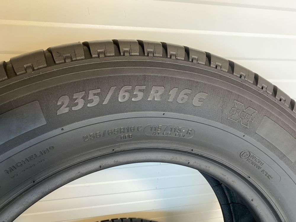 2бр Летни гуми 235/65/16С/Michelin Agilis/dot0617/7мм грайпфер