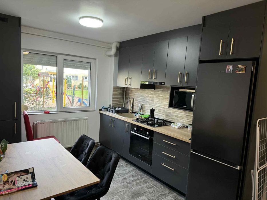 Vand apartament 2 camere