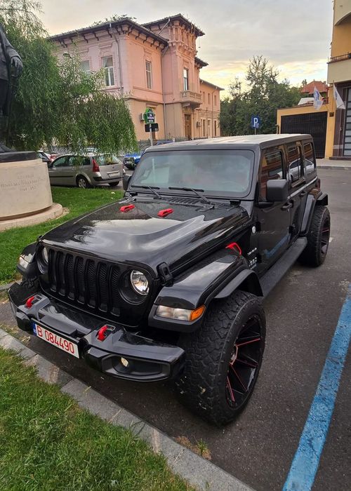 Jeep Jeep Wrangler Unlimited , v6 Capacitate motor: 3.6 l Numar km: 7132 Mo