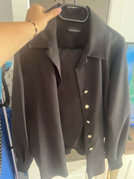 Costum de dama impecabil nepurtat