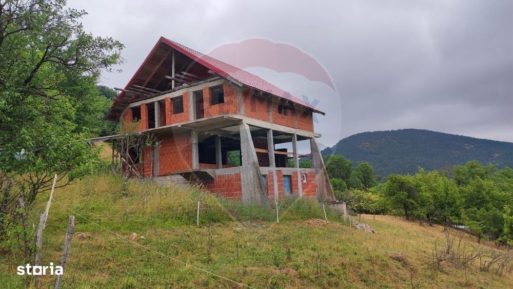 Casă de vacanta cu 6 camere de vanzare Suncuius