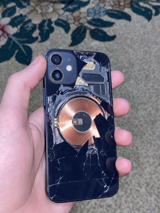 Iphone 12 mini srochna sotiladi!