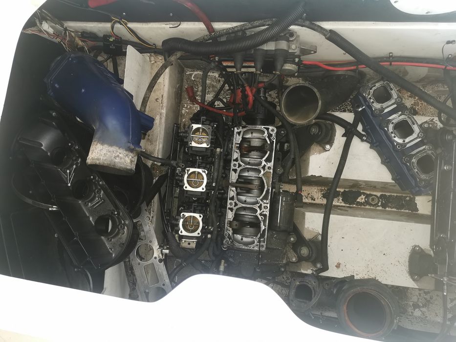 Лодка Yamaha 270 с колесар