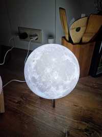 вълшебна атмосфера с LED 3D лампа-луна