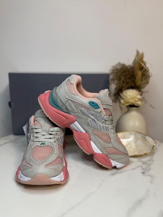 New Balance 9060 Roz