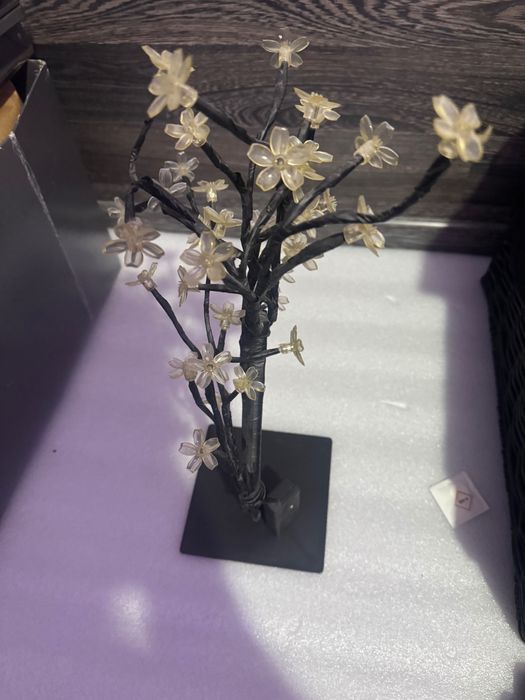 Светещо декоративно дърво на батерии