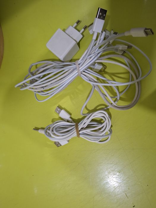 Продаю шнуры для зарядки телефона