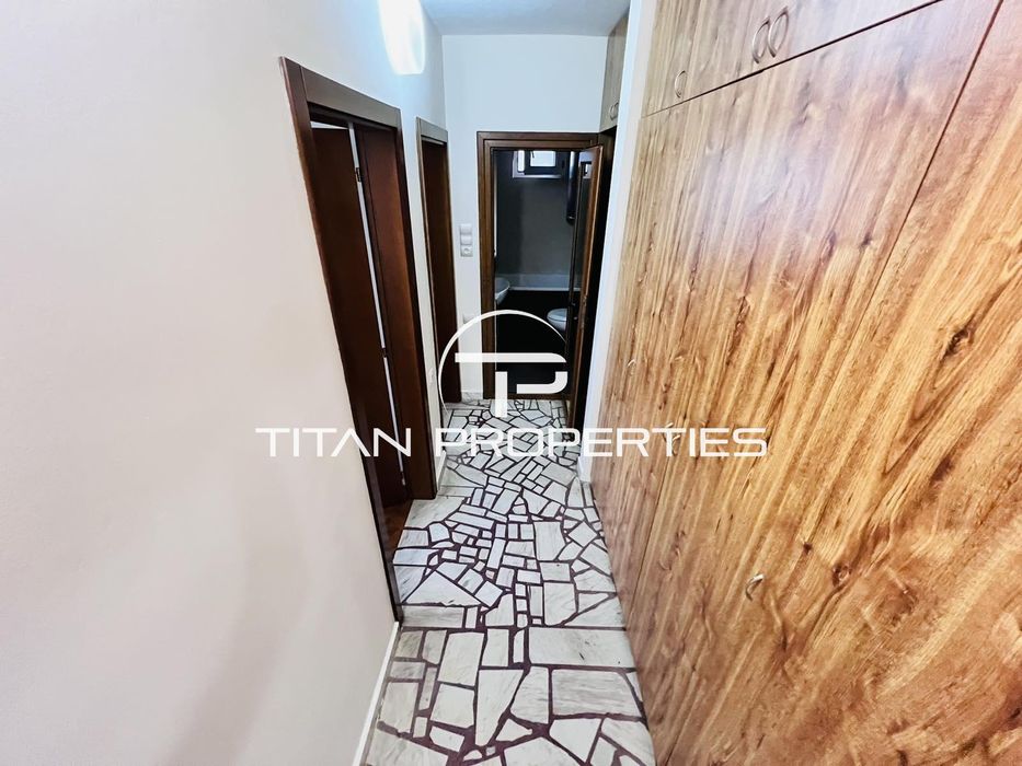 Тристаен апартамент в ж.к Възраждане.