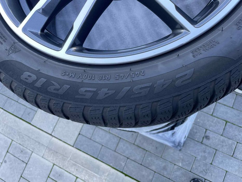 Зимни/ Pirelli SottoZero 245/45 R18 100V XL Run Flat