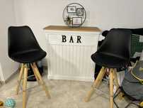 Bar Moemax cu 2 scaune de bar, stare impecabila